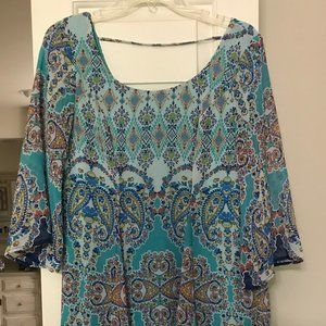 Dress with midlength sleeves